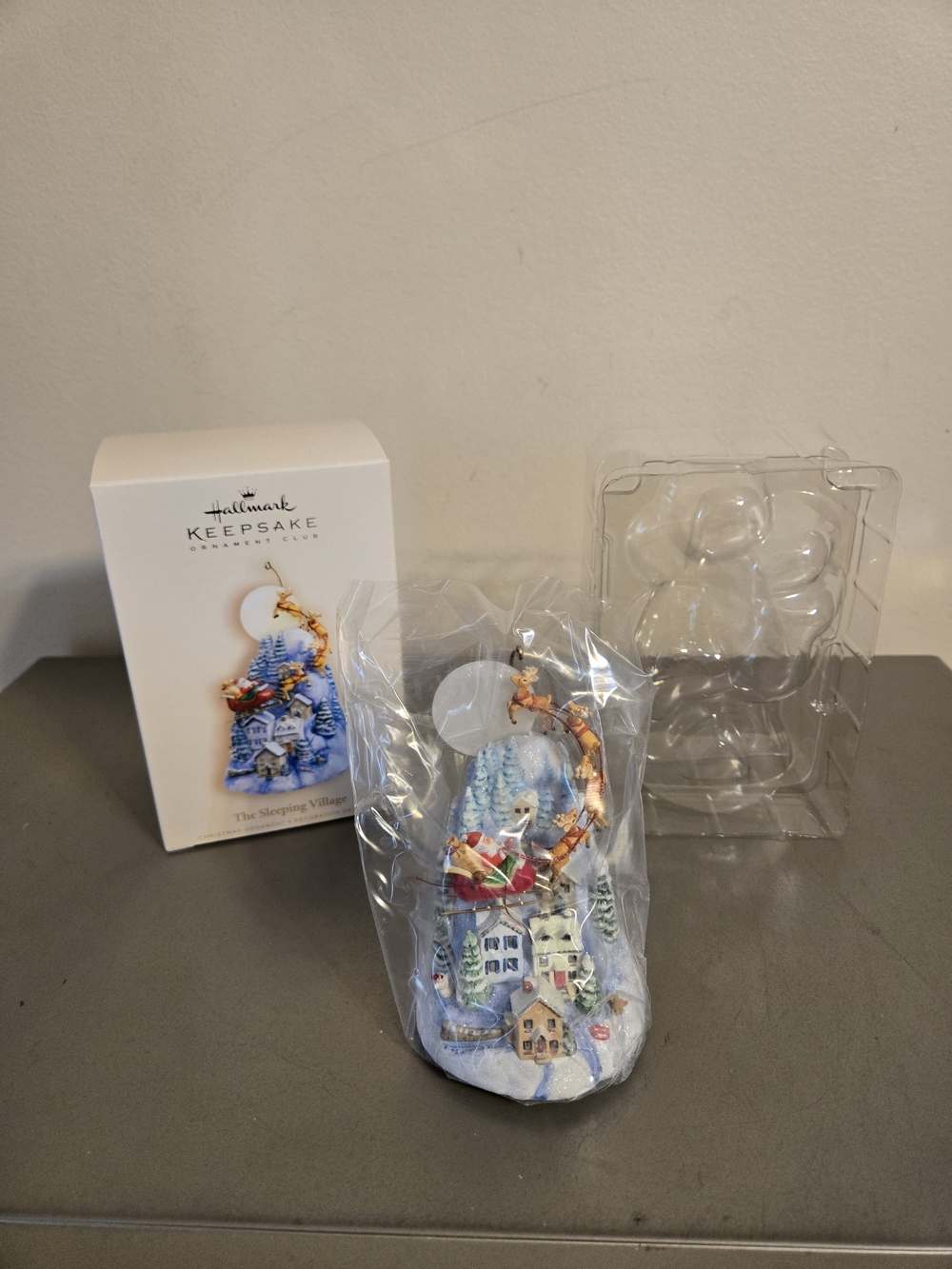 2006 Hallmark Keepsake Ornament Club "The Sleeping Village" – New In Box